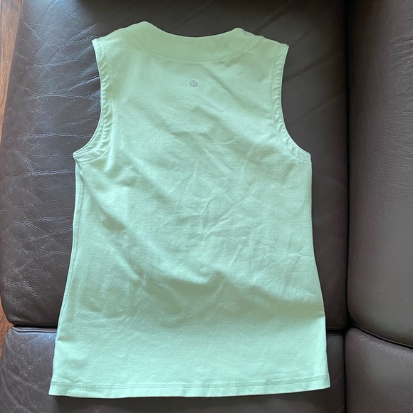 🍋 Lululemon Opal Green V-Neck Tank Top - Picture 4 of 4